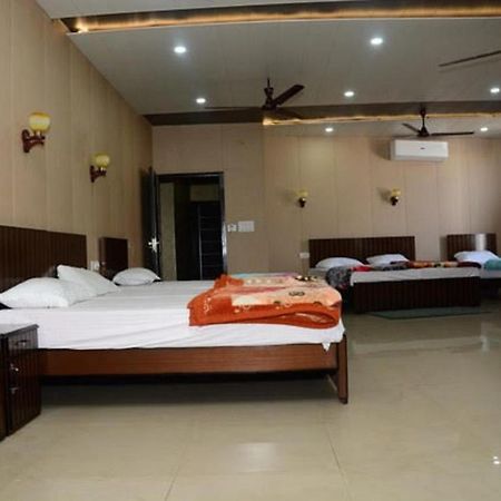 Krazy Hotel Haldwāni 外观 照片