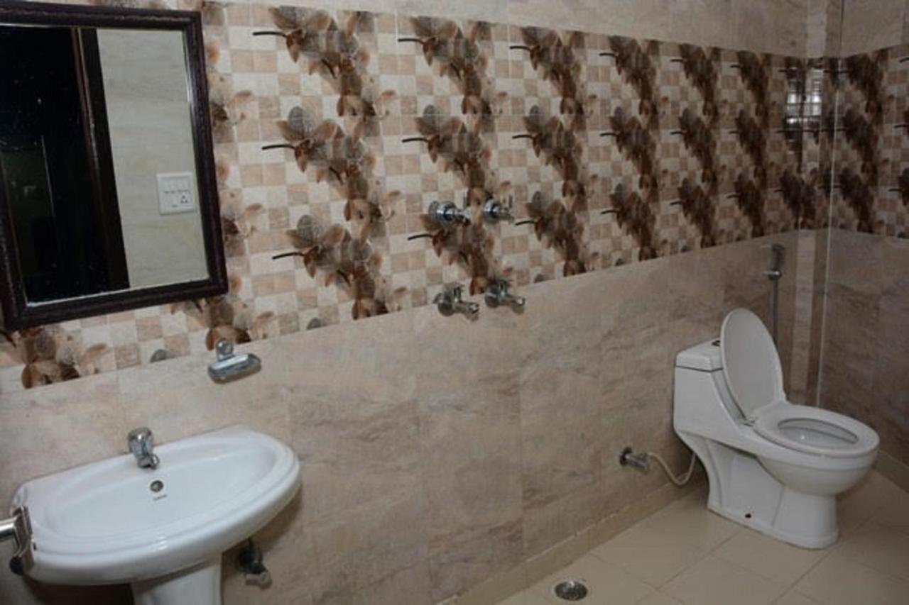 Krazy Hotel Haldwāni 外观 照片