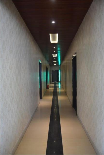 Krazy Hotel Haldwāni 外观 照片