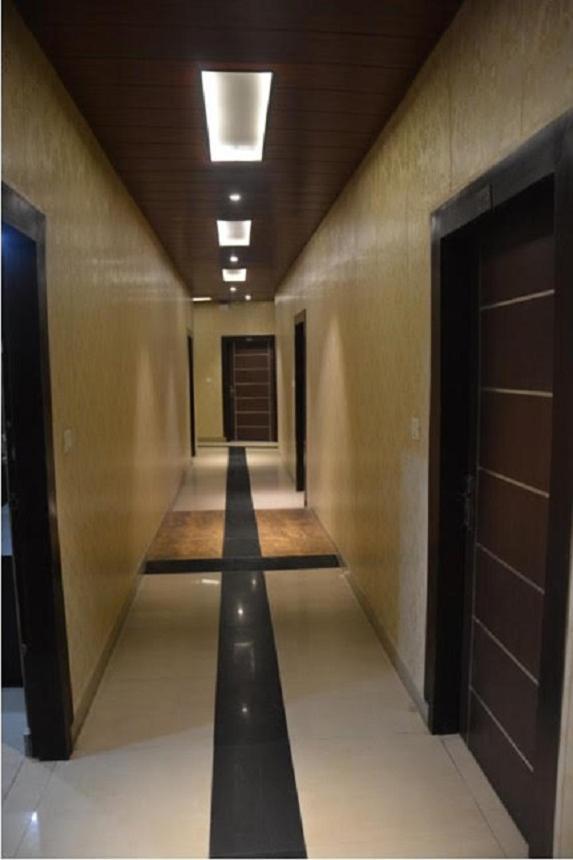 Krazy Hotel Haldwāni 外观 照片