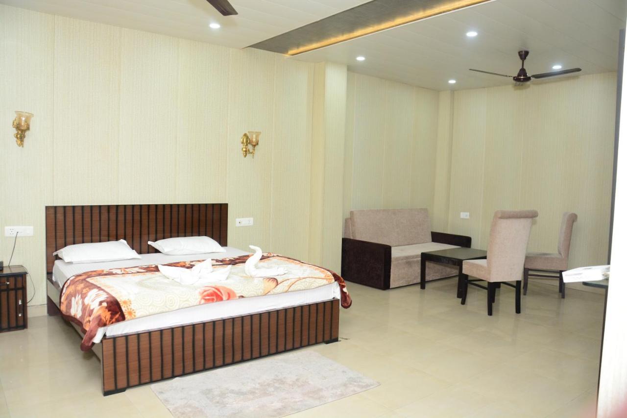 Krazy Hotel Haldwāni 外观 照片
