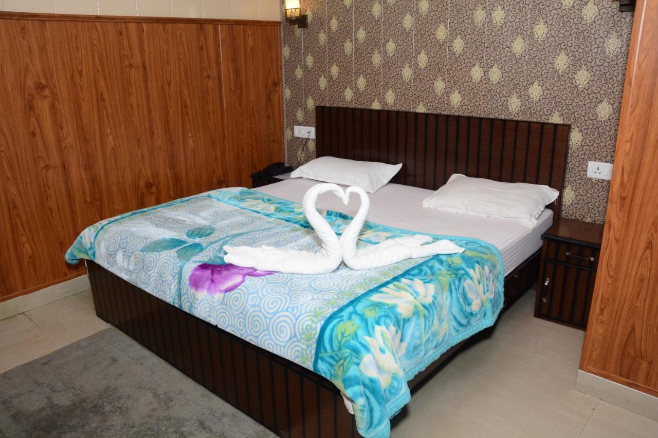 Krazy Hotel Haldwāni 外观 照片