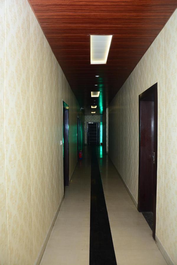 Krazy Hotel Haldwāni 外观 照片