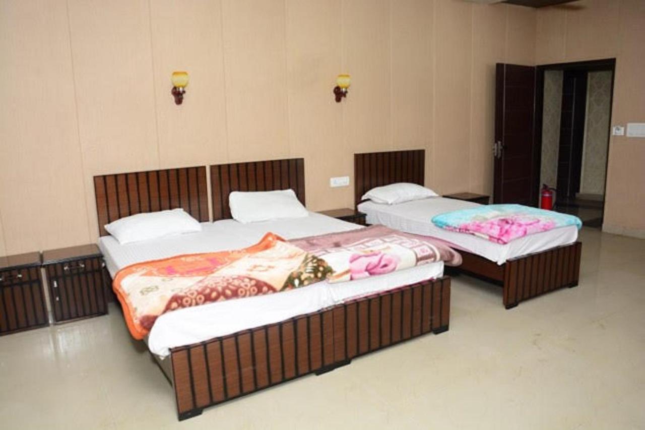 Krazy Hotel Haldwāni 外观 照片
